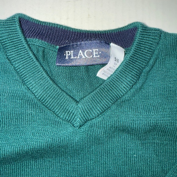 Boys green Sweater size 5/6. - Picture 2 of 5